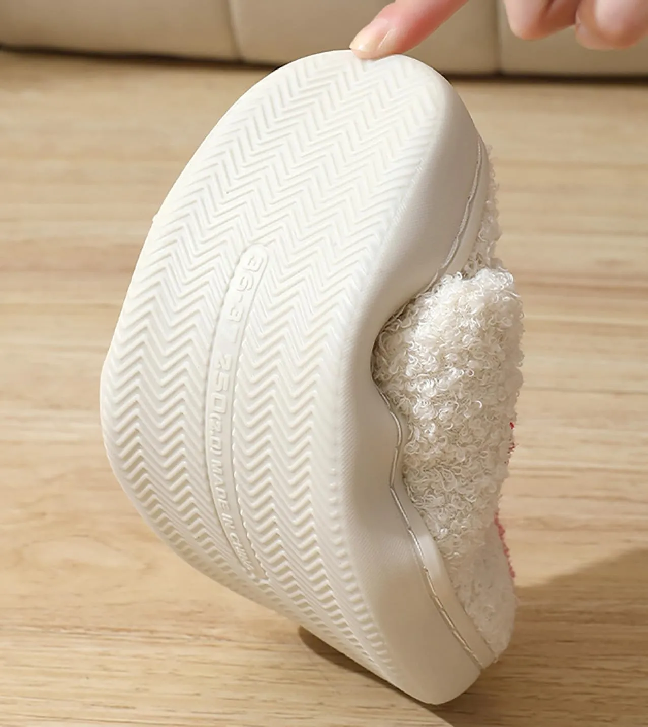 24 Years New Animal Fruit Slippers For Women Fluffy Plush Slippers Cute Cartoon House Slipper Fruit Slippers for Womens Mens Plush Soft Memory Foam House Shoes Women's Men's Cute Slippers