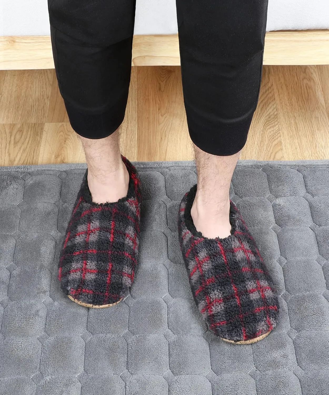 DICUIRD Mens Soft Soles Slipper Socks With Grippers, Cozy&Warm Sherpa Lining Slippers With Non Skid Bottoms, Fuzzy House Slippers